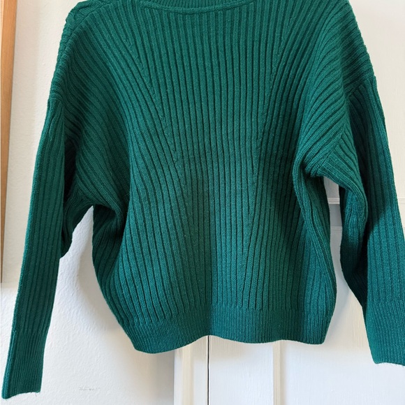 Tommy Hilfiger Green Cable Knit Sweater Women’s Minimalist - Picture 2 of 4